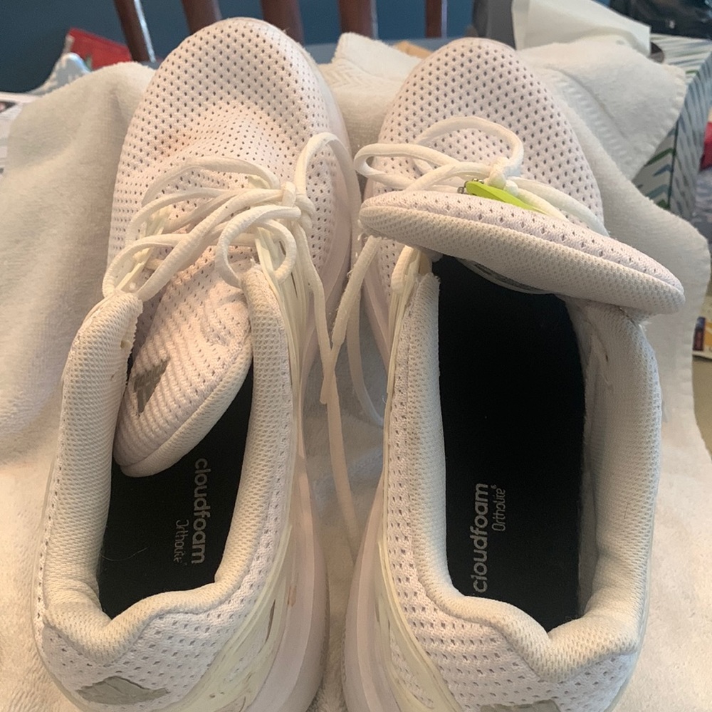 Barely worn Cloudfoam size 11.
